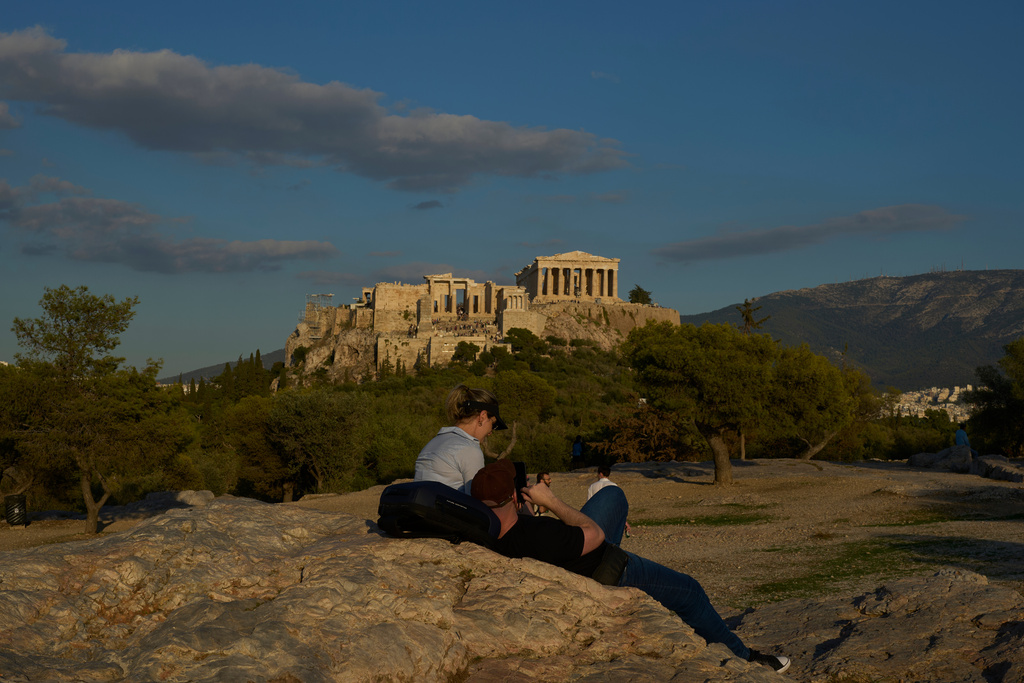 Greece to approve disputed 13-hour workday reform